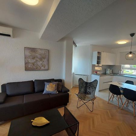 Apartments Fugosic Пунат Екстер'єр фото