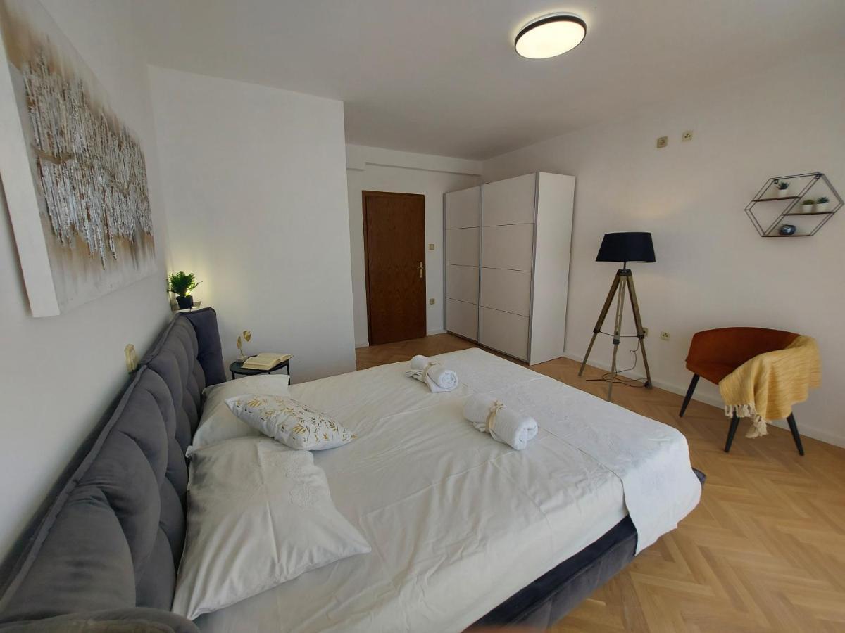 Apartments Fugosic Пунат Екстер'єр фото
