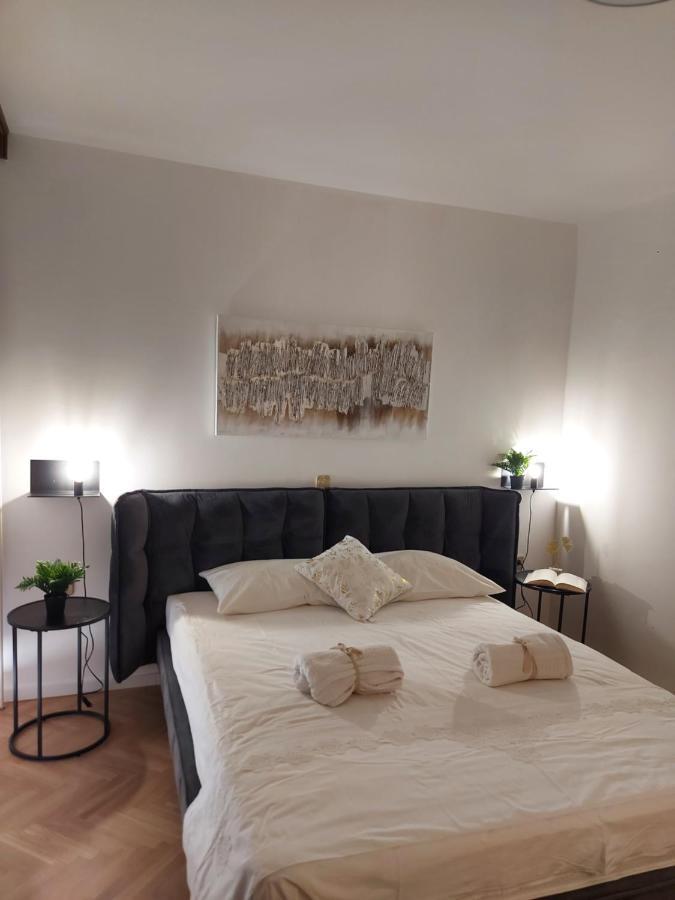 Apartments Fugosic Пунат Екстер'єр фото